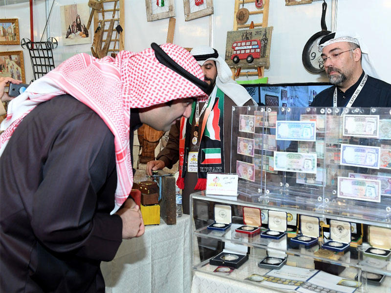 الروضان خلال تفقده معرض الكويت اكسبو 2018