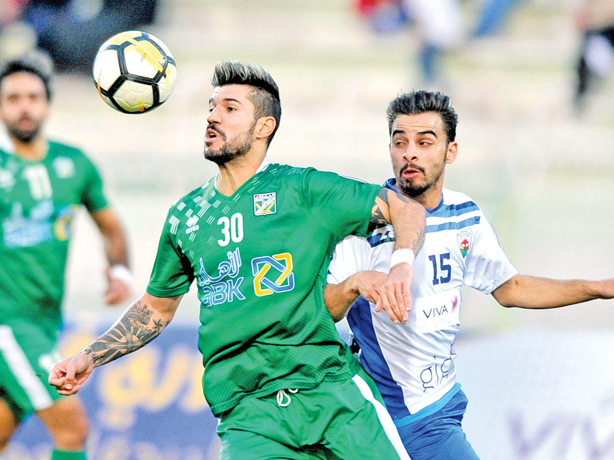 جانب من مباراة العربي والجهراء