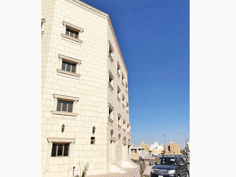 أحد العقارات المخالفة