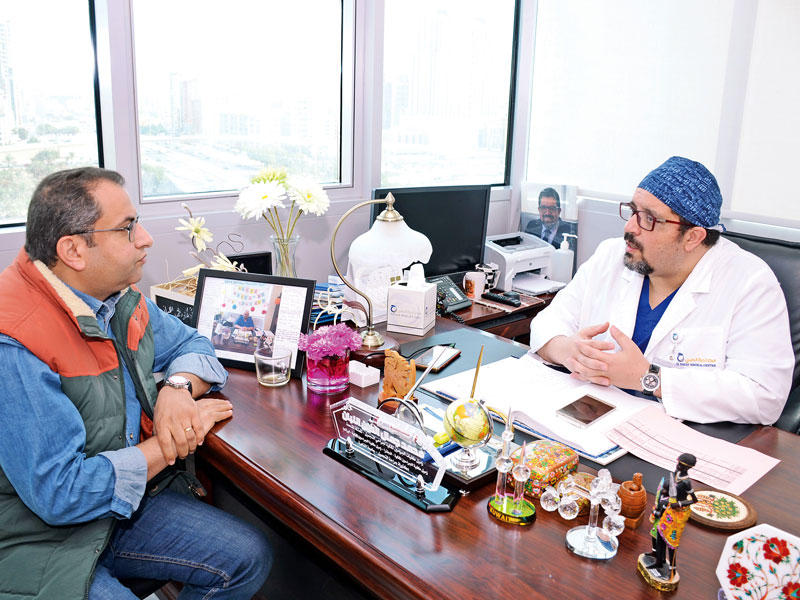 اللبان متحدثاً إلى الزميل عادل سامي