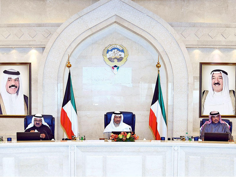 المبارك مترئساً جلسة مجلس الوزراء الأسبوعية أمس