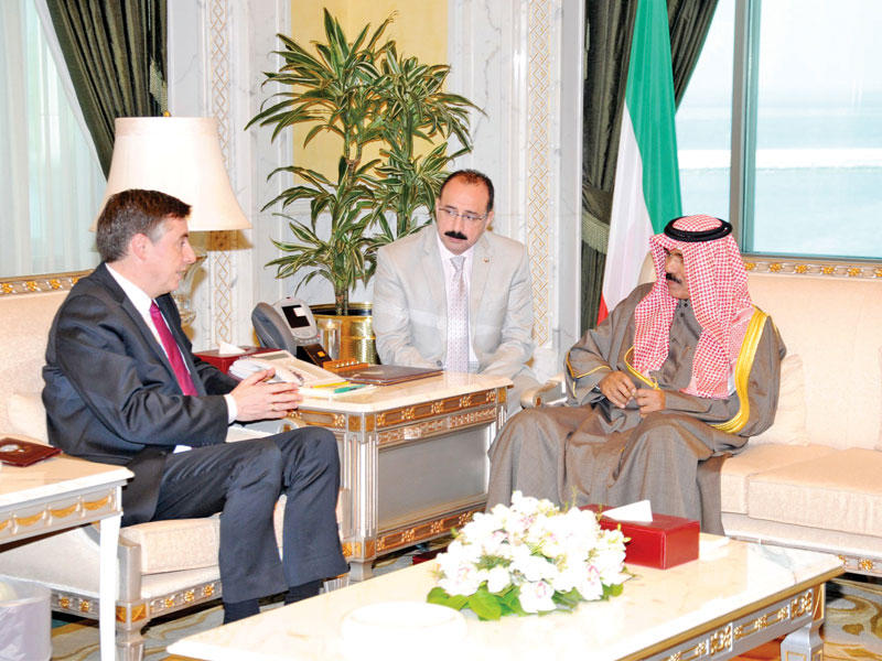 ولي العهد مستقبلاً رئيس لجنة الشؤون الخارجية في البرلمان الأوروبي أمس