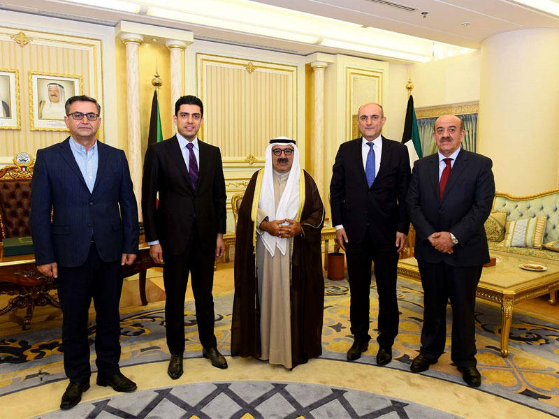  النائب الأول لرئيس مجلس الوزراء وزير الدفاع الشيخ ناصر صباح الأحمد الصباح خلال استقباله وزير الاسكان والتعمير درباز رسول ووزير التخطيط علي السندي في حكومة اقليم كردستان العراق والوفد المرافق? 