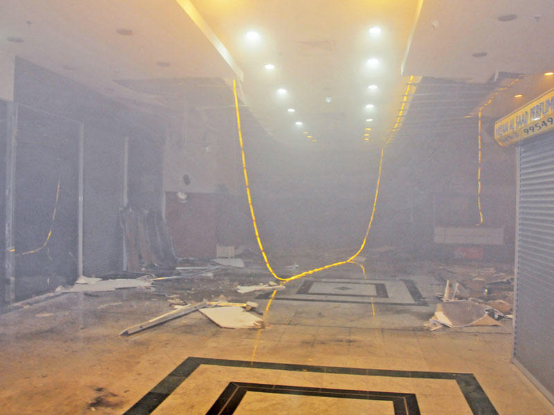 جانب من حريق المطعم