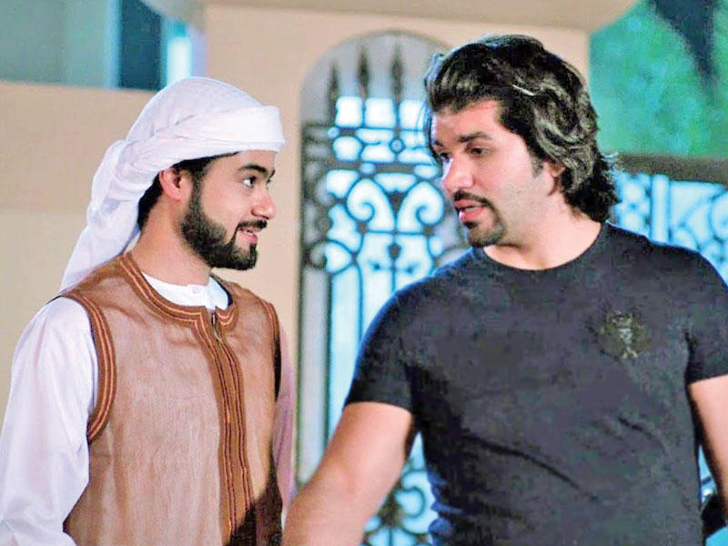 حمد أشكناني  في أحد أعماله 