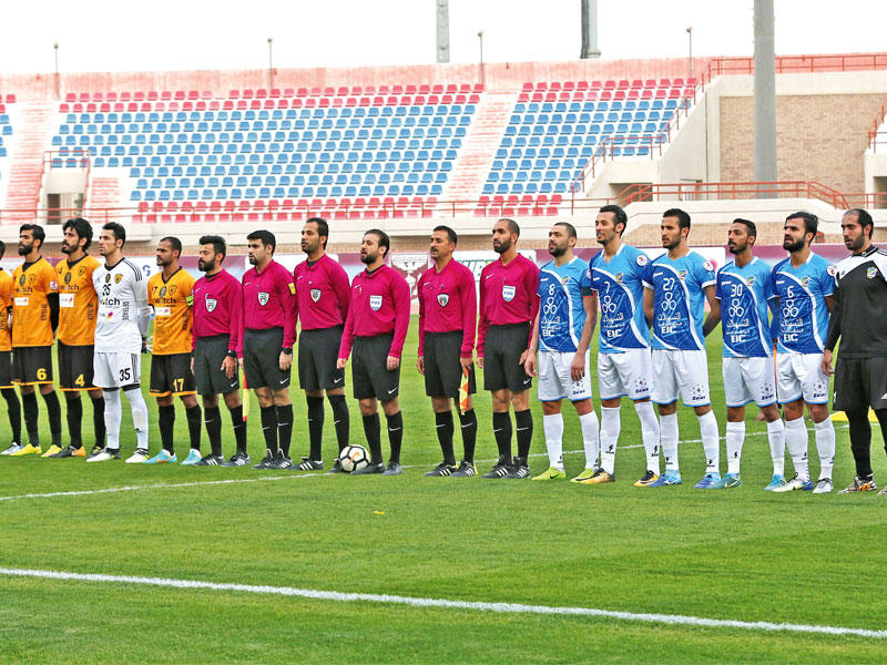 السالمية والقادسية قبل بدء المباراة أمس الأول