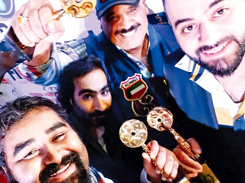 فريق سرب الحمام في مهرجان دلهي 