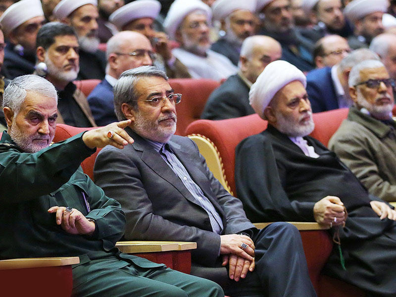 سليماني خلال حفل بمناسبة الذكرى العاشرة لمقتل مغنية في طهران أمسt (إرنا) 