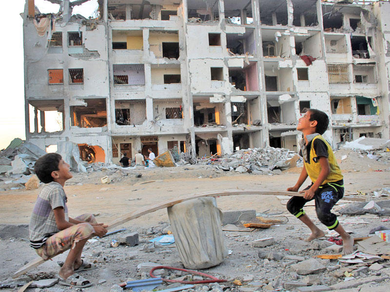 جانب من صعوبات الحياة في غزةn