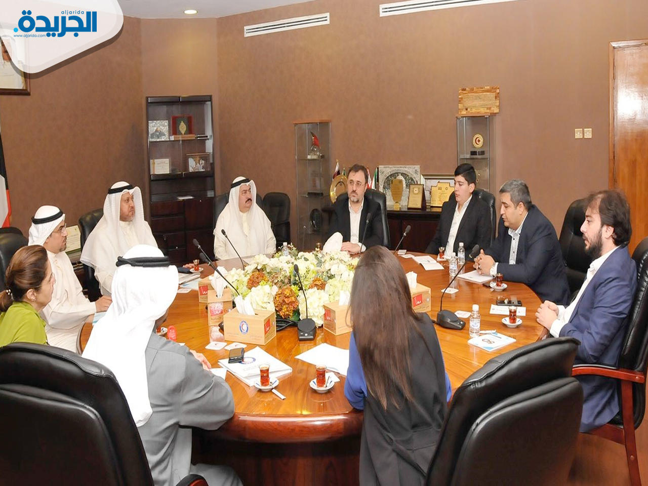 جانب من اجتماع هيئة الإغاثة الإنسانية التركية وجمعية الهلال الأحمر الكويتي