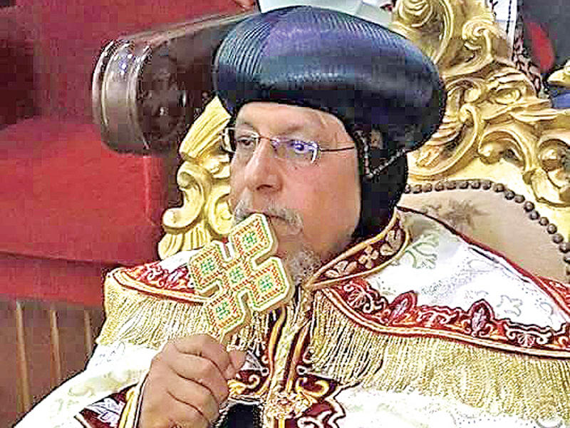 أسقف الوادي الجديد الأنبا بقطر