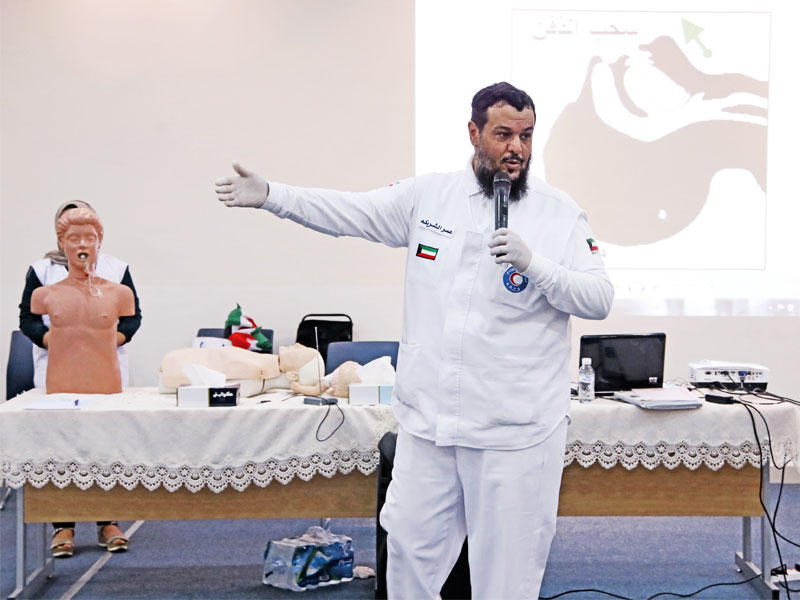 الشريكة متحدثا في الدورة