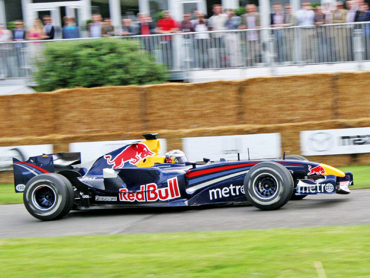 سيارة ريد بول الحالية