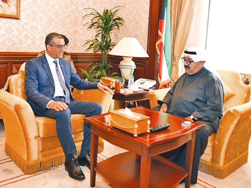 النائب الأول مستقبلاً سفير تونس أمس