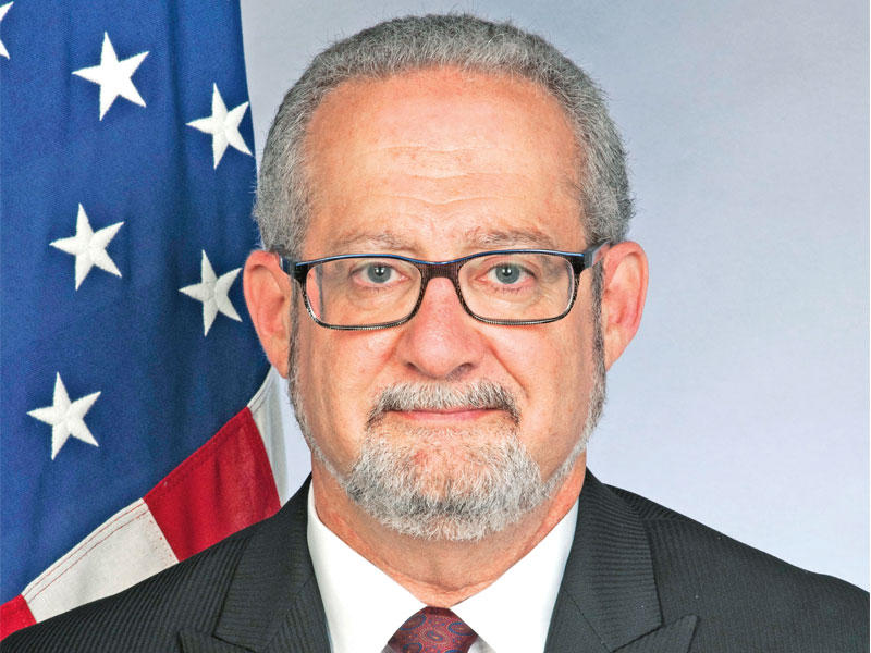 سفير الولايات المتحدة لدى البلاد لورانس سيلفرمان