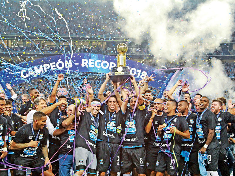 جانب من مراسم تتويج غريميو