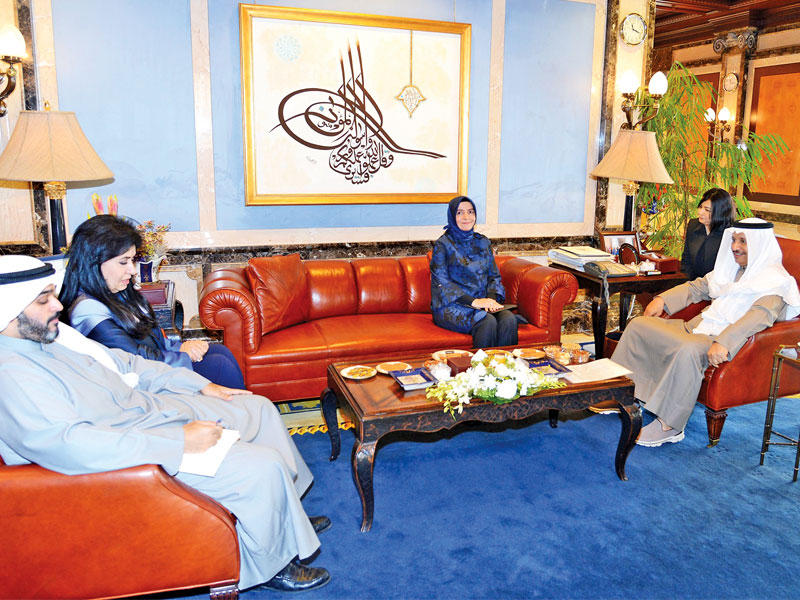 المبارك مستقبلاً سفيرة تركيا أمس