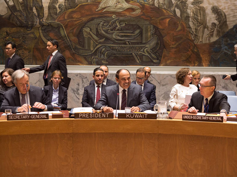 الخالد مترئسا جلسة مناقشة القضية الفلسطينية