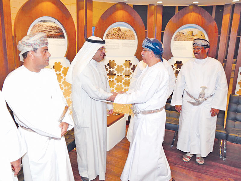 وزير الصحة العماني مرحباً بالشمري