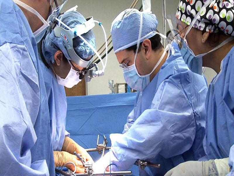 الدكتور وضاح الرفاعي يرأس البرامج الاقليمية لأبحاث وجراحة الاورام السرطانية