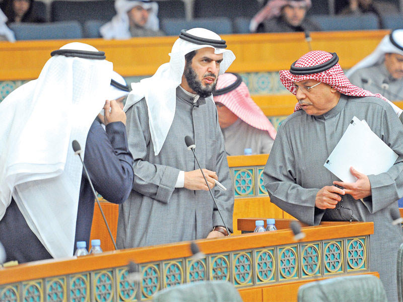 الجراح وعادل الدمخي في جلسة سابقة