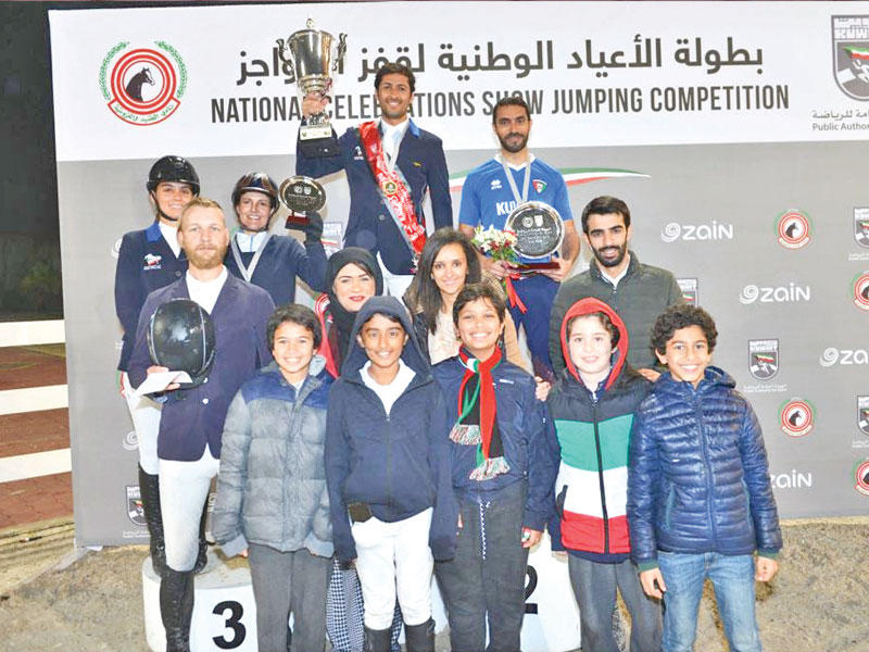 حاكم والسلطان تتوسطان أبطال الجائزة الصغرىn