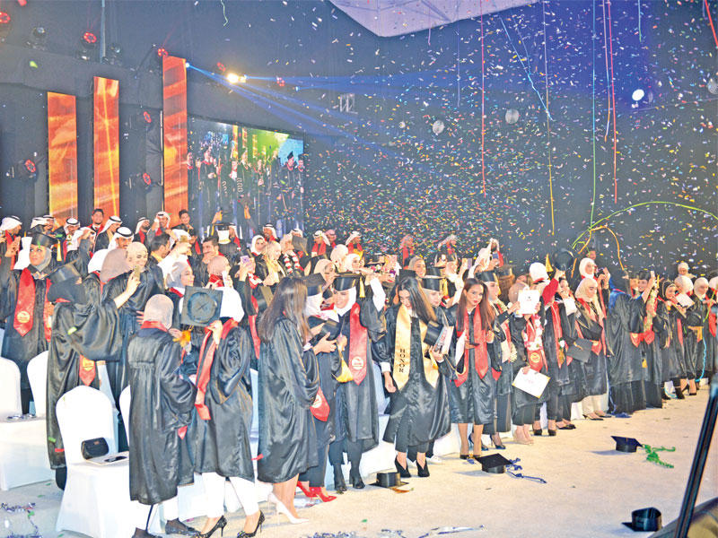 الخريجون خلال الحفلn