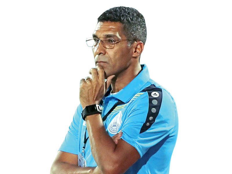 مدرب فريق اليرموك لكرة القدم البرازيلي داسيلفا