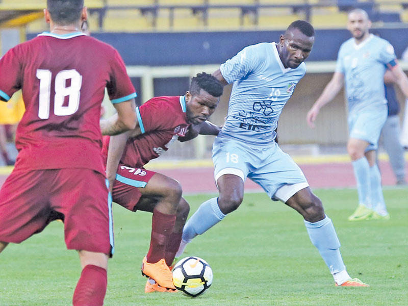 جانب من لقاء السالمية والنصر أمسt(تصوير جورج ريجي)