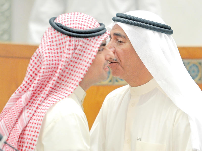 الخرافي والعدساني في قبلة مشتركة بعد الاستجواب