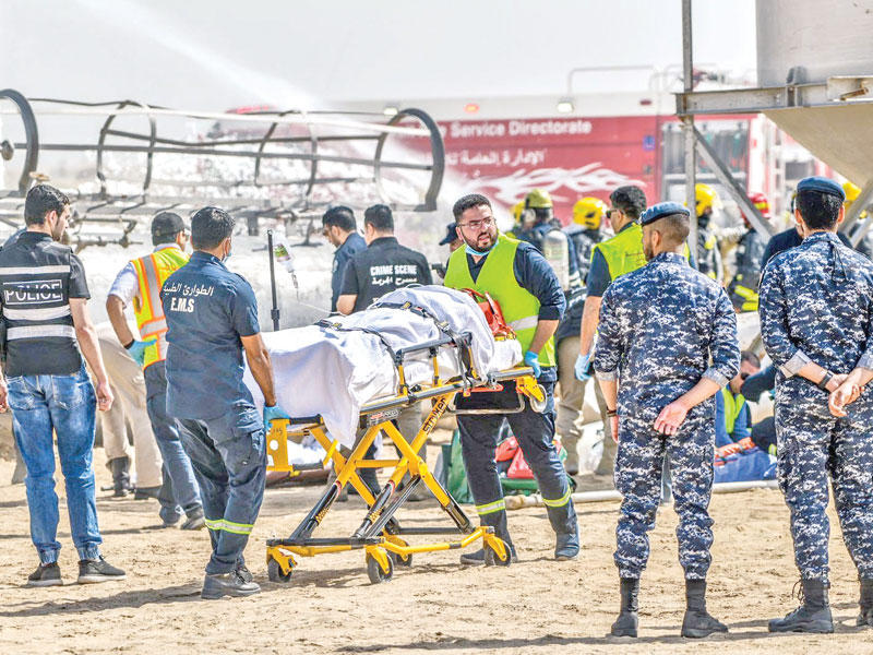 إسعاف أحد المصابين خلال التمرين