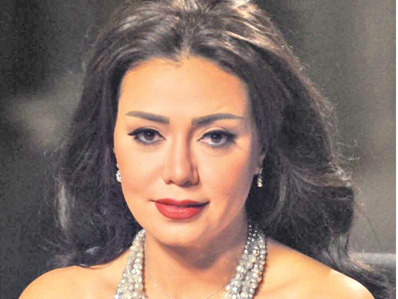 الفنانة رانيا يوسف