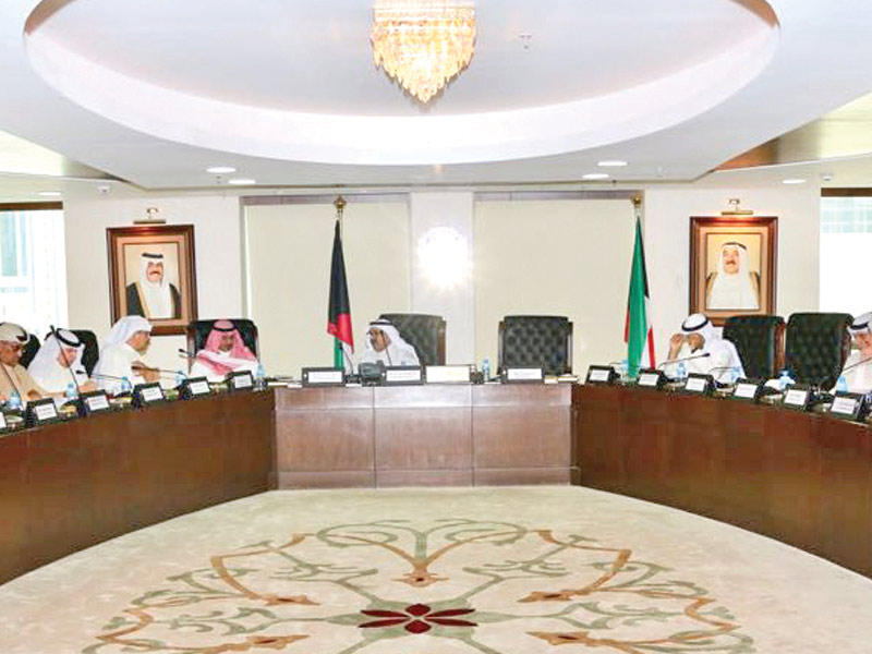 النائب الأول مترئساً اجتماع المجلس الأعلى للتخطيط 