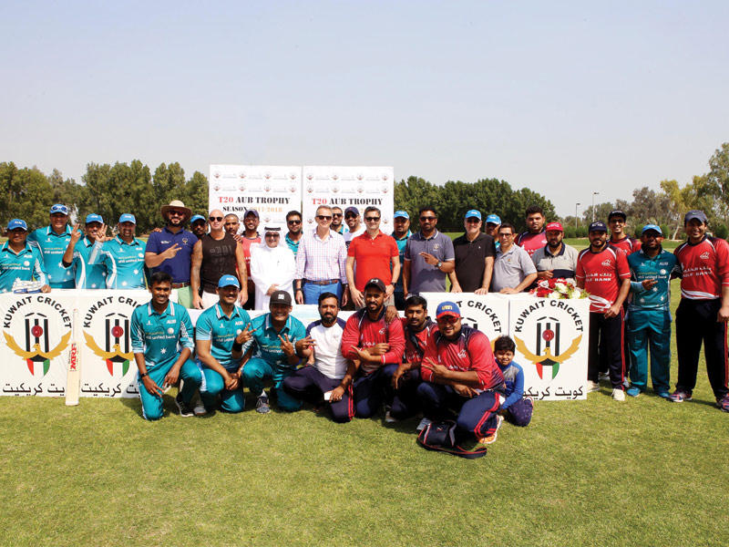 فريق «الأهلي المتحد» في افتتاح البطولة