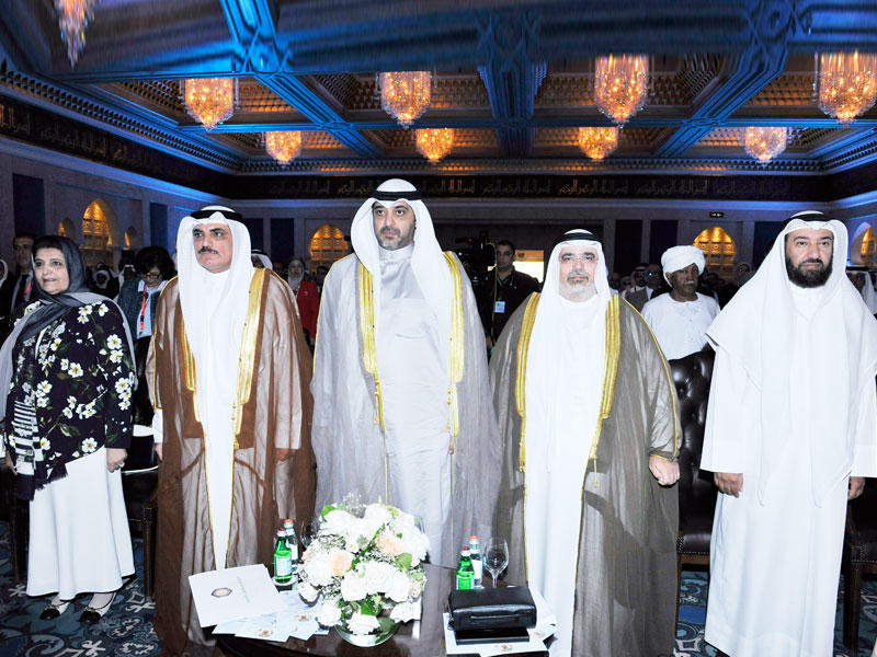 العبدالله متوسطا الحضور في افتتاح المؤتمر