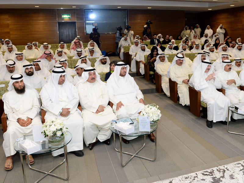 العفاسي والسريع والمسعد يتوسطون الحضور 