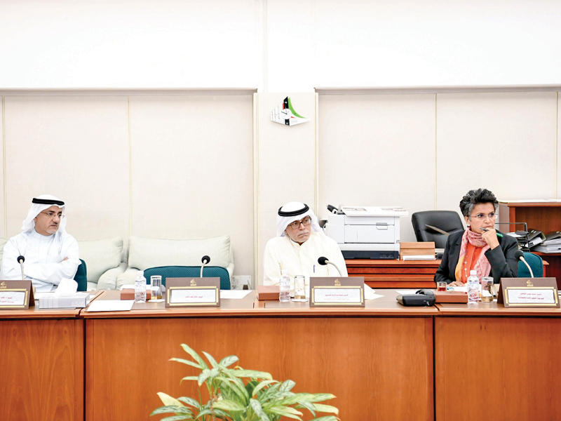 خورشيد يتوسط الهاشم وعبدالله