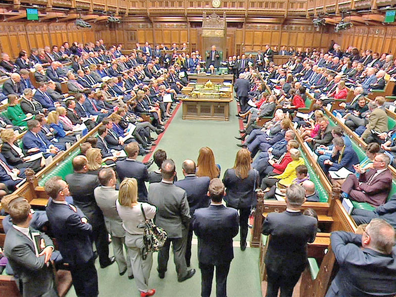 ماي تتحدث في مجلس العموم أمس (رويترز)