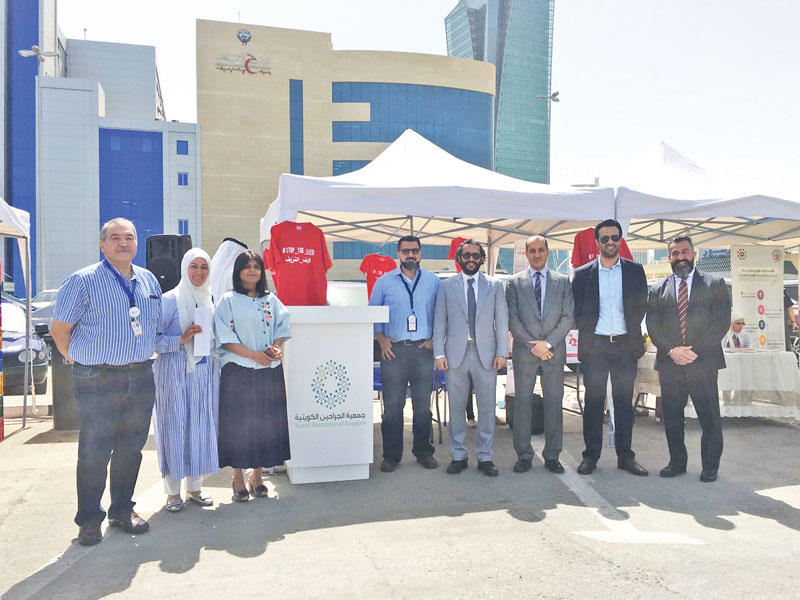 جانب من المشاركين في فعالية مستشفى الأميري 