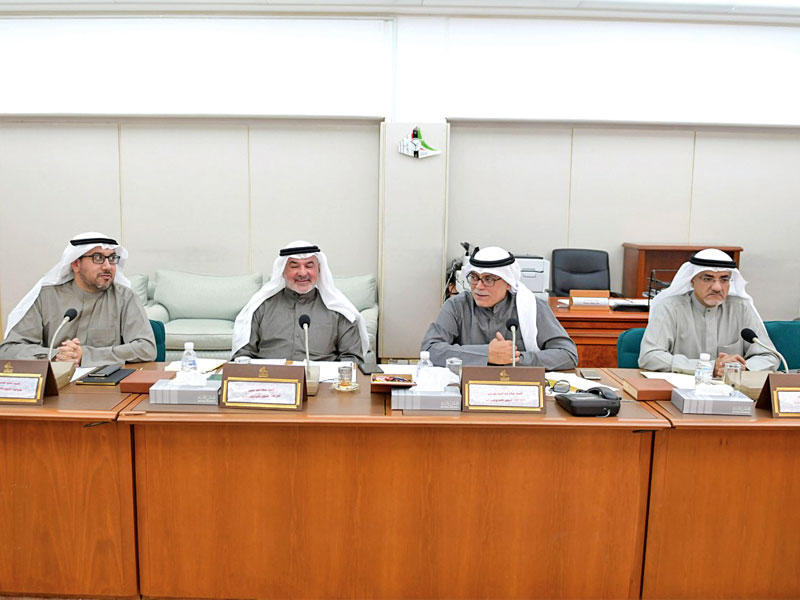 اجتماع سابق للجنة المالية