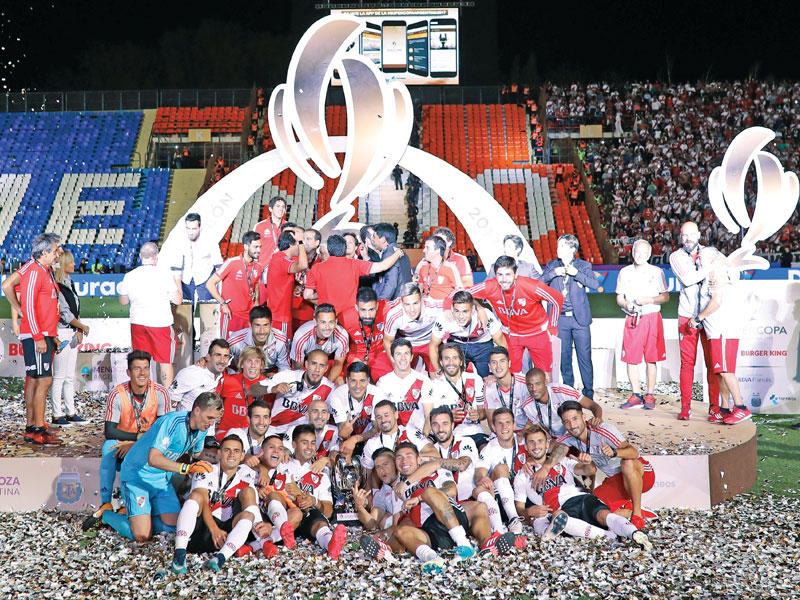 جانب من تتويج ريفر بليت باللقب