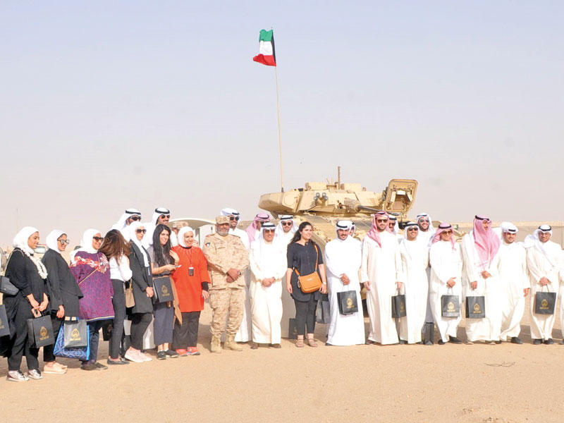 خالد الصالح مع طلبة المعهد الدبلوماسيn