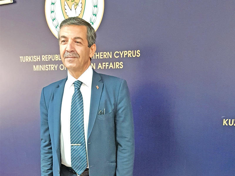 وزير الخارجية القبرصي تحسين أرطغرل أوغلو في مقر وزارة الخارجية