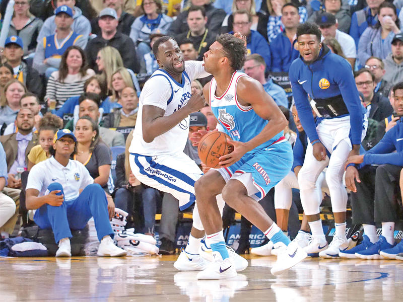 جانب من مباراة ووريرز مع كينغز