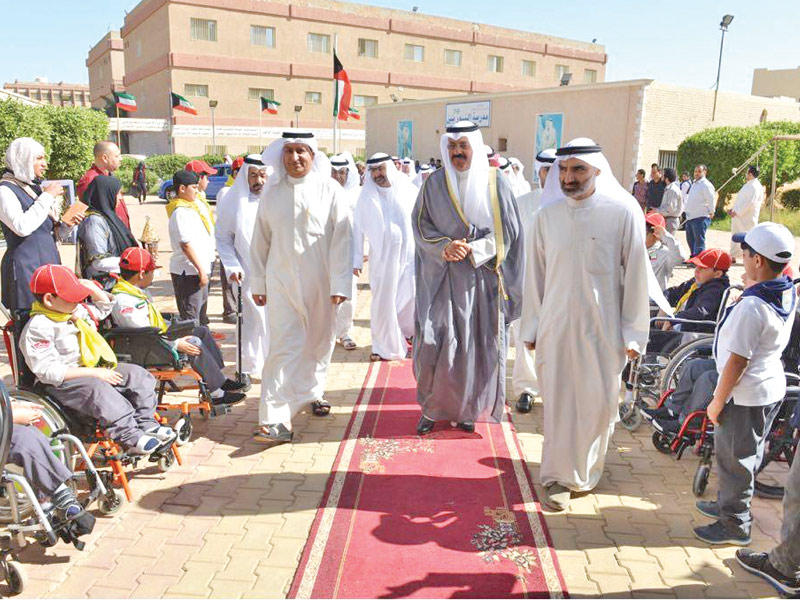 محافظ حولي خلال رعايته معرض مدارس التربية الخاصة‎