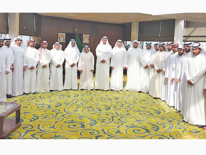 العفاسي والسريع يتوسطان عدداً من الموثقين