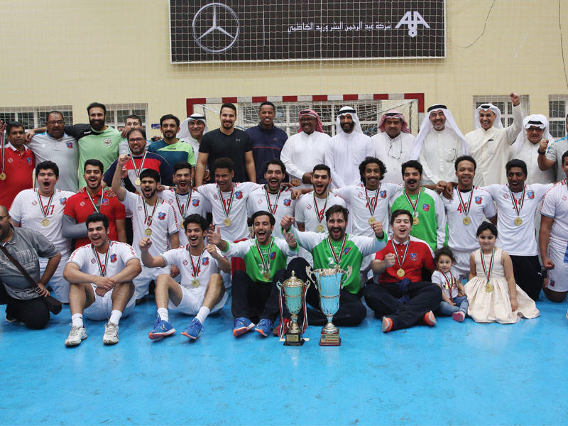 صورة جماعية لفريق الكويت (تصوير جورج رجي)