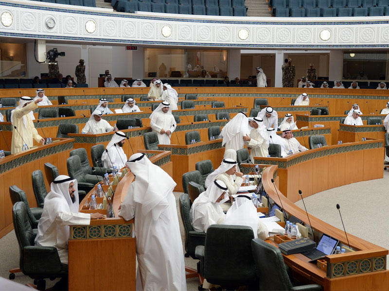 جانب من جلسة أمسt (تصوير عبدالله الخلف)