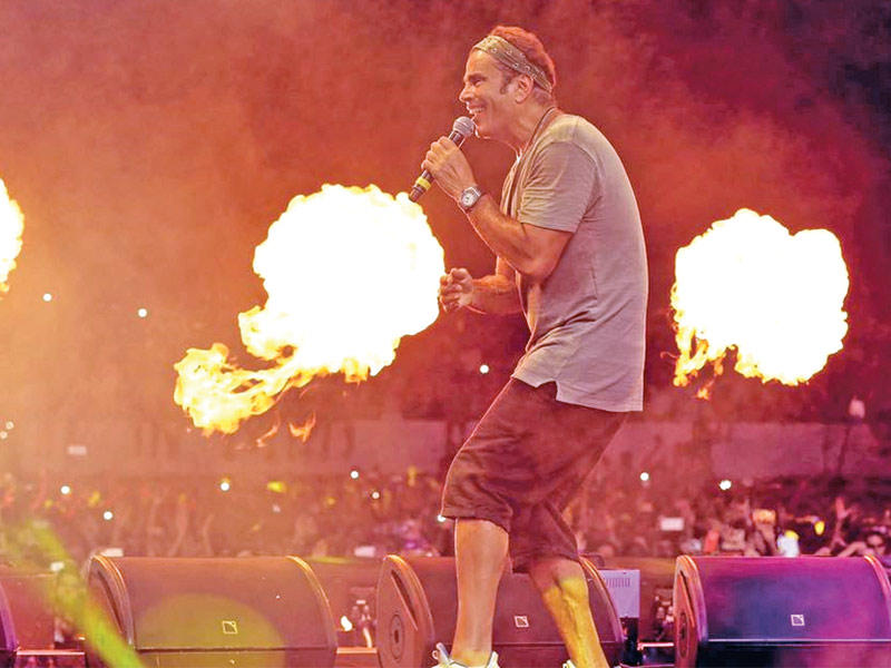 عمرو دياب بعدسة كريم نور