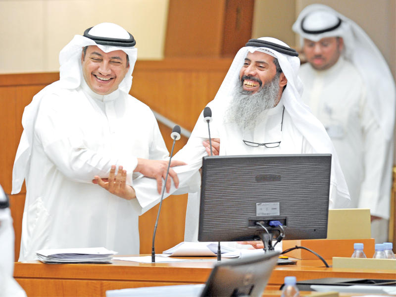 المرداس في ضحكة مشتركة مع عسكر